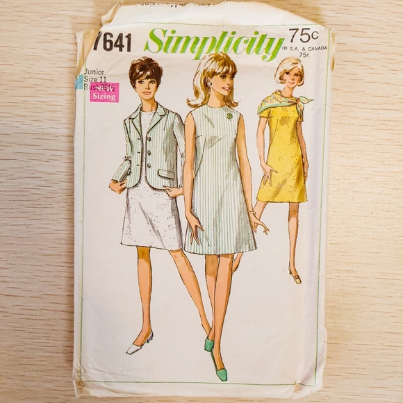 Vintage 1968 Simplicity Pattern Dress & Jacket - Picture 2 of 9
